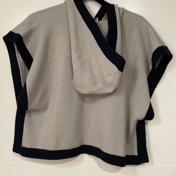 Cape jacket - Picture 2 of 2